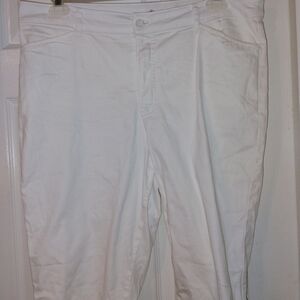 St. John's Bay White Ankle & Cropped Jeans Size 16 Waist 19" Rise 11" Inseam 17"